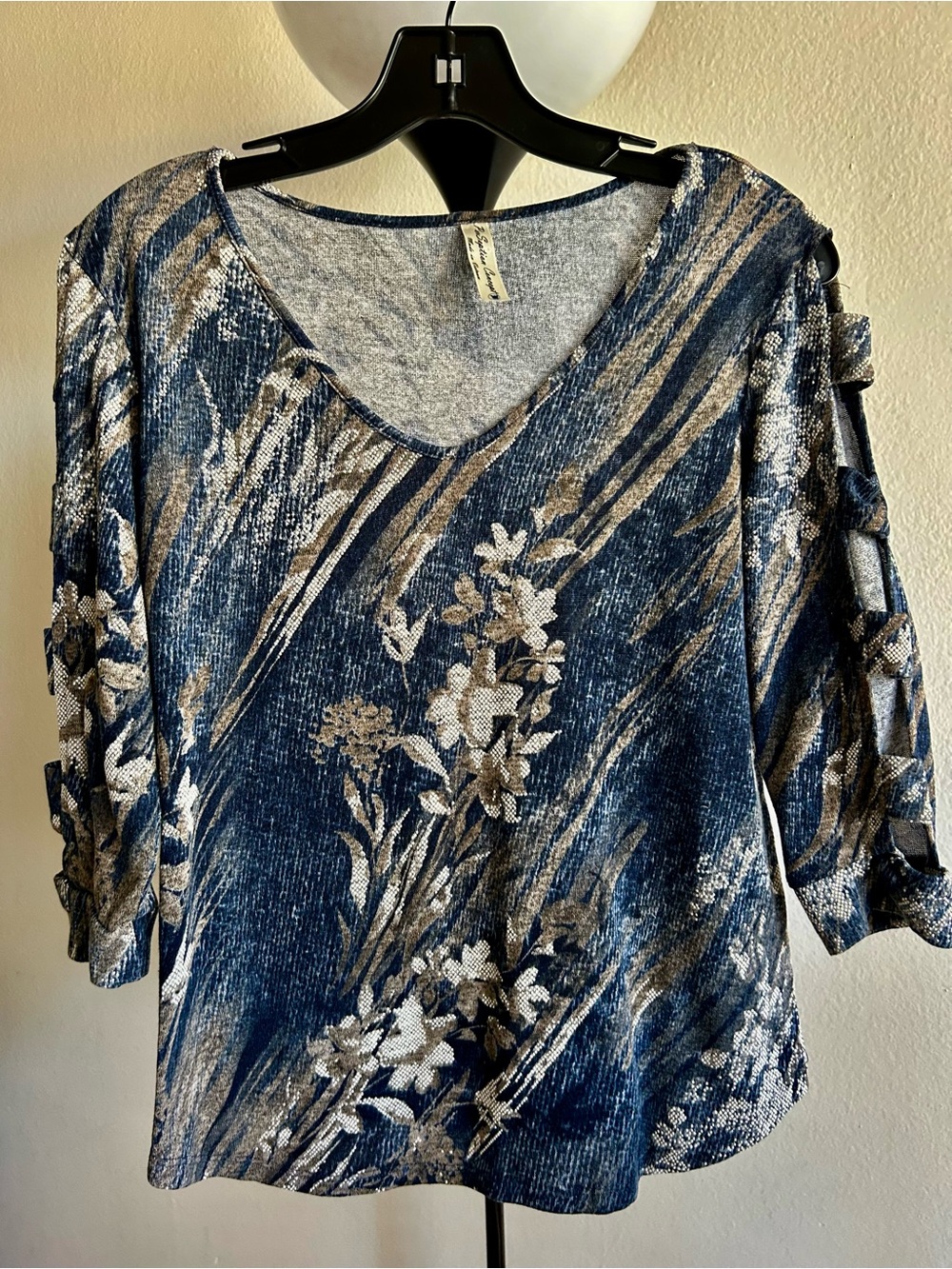 PerSeption Concept Blue and Beige Floral V-Neck Ladder-Sleeve Blouse